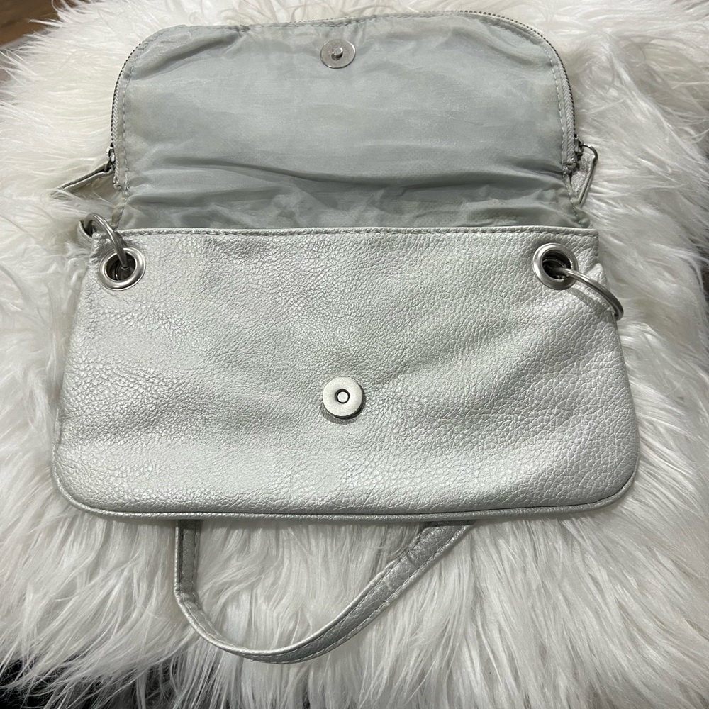 Disney silver purse Mickey Minnie super cute! - Picture 4 of 8